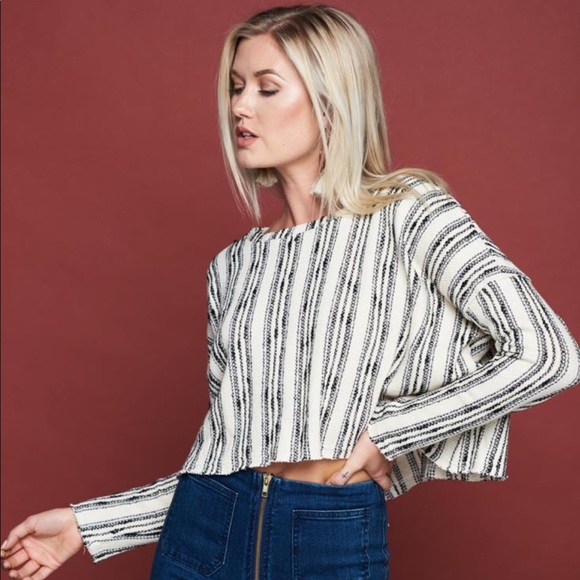 vestique Sweaters - Vestique San Antonio Crop Sweater